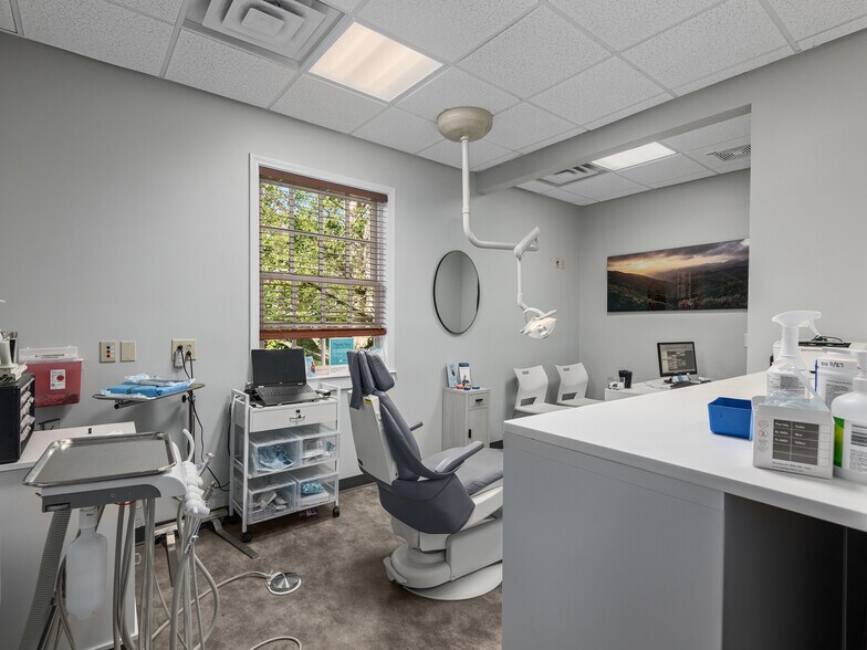More Photos Of 4 Medical Park Dr, Asheville Medical For Sale