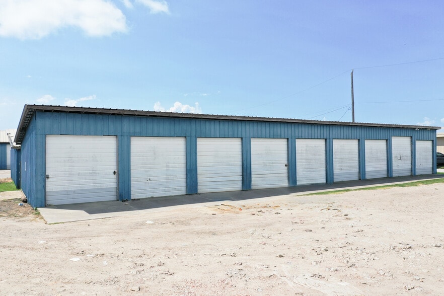 More Photos Of 4820 Pean St, Galveston Warehouse For Sale