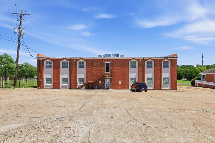More Photos Of 4795 Mcwillie Dr, Jackson Office For Sale
