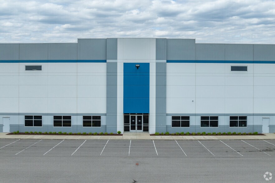 More Photos Of 250 Mason Rd, La Vergne Distribution For Lease