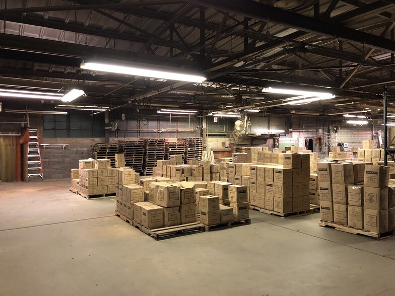 More Photos Of 100 Beecher Ave, Cheltenham Warehouse For Lease