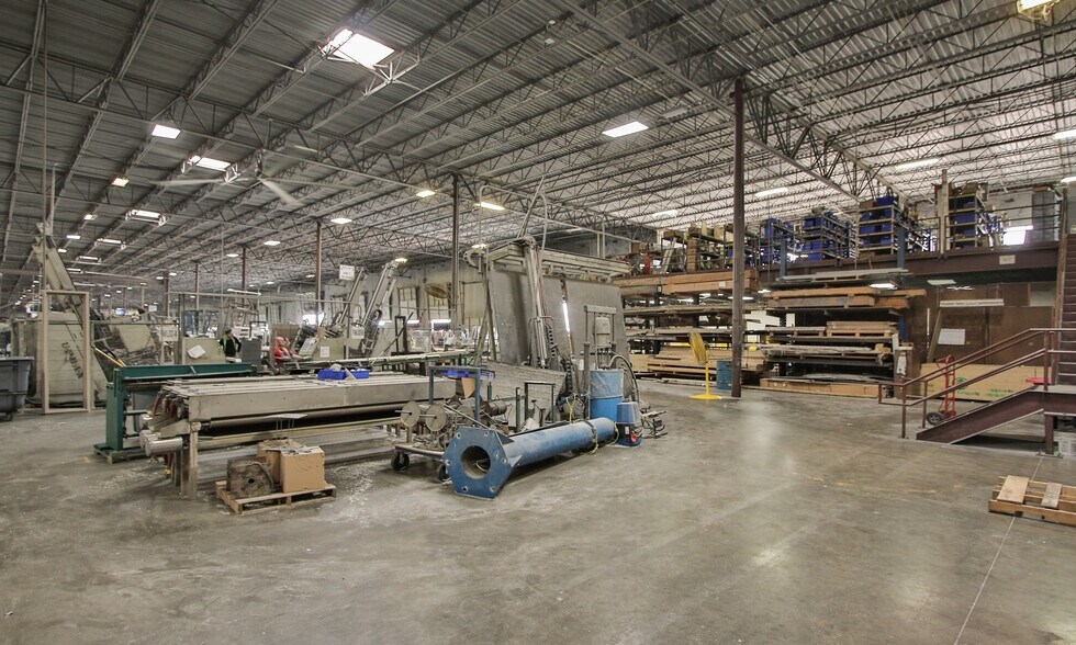 More Photos Of 5515 Brittmoore Rd, Houston Distribution For Sale