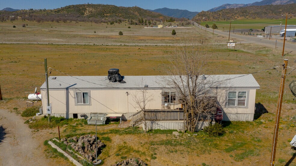 More Photos Of 2330 E Oberlin Rd, Yreka Self Storage For Sale