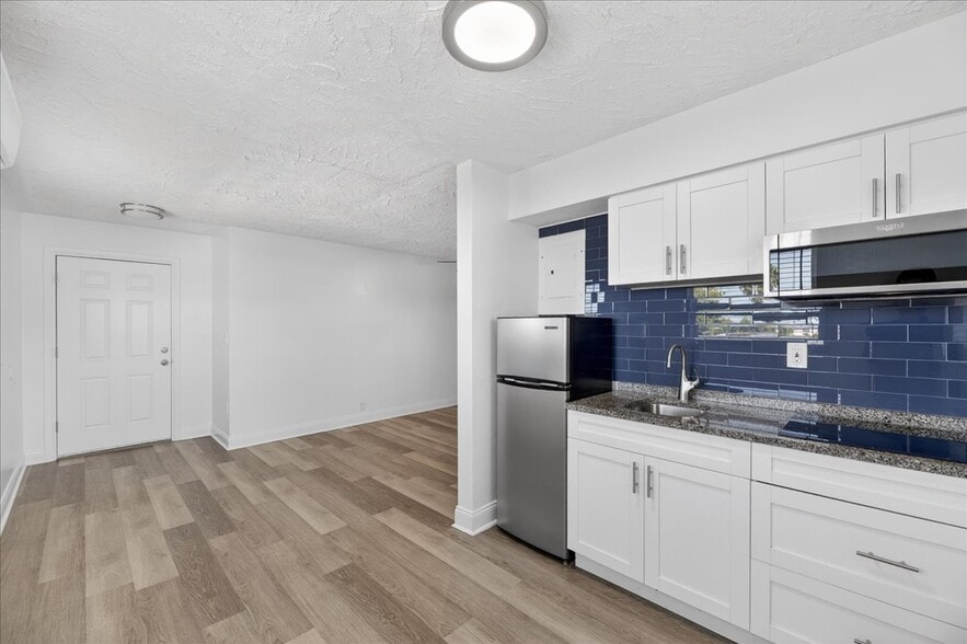 More Photos Of 523 72nd Ave, St Pete Beach Hotel For Sale