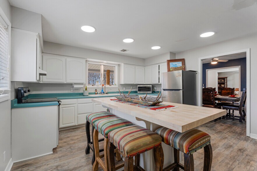 More Photos Of 13354 E 520 Rd, Colcord Sports And Entertainment For Sale