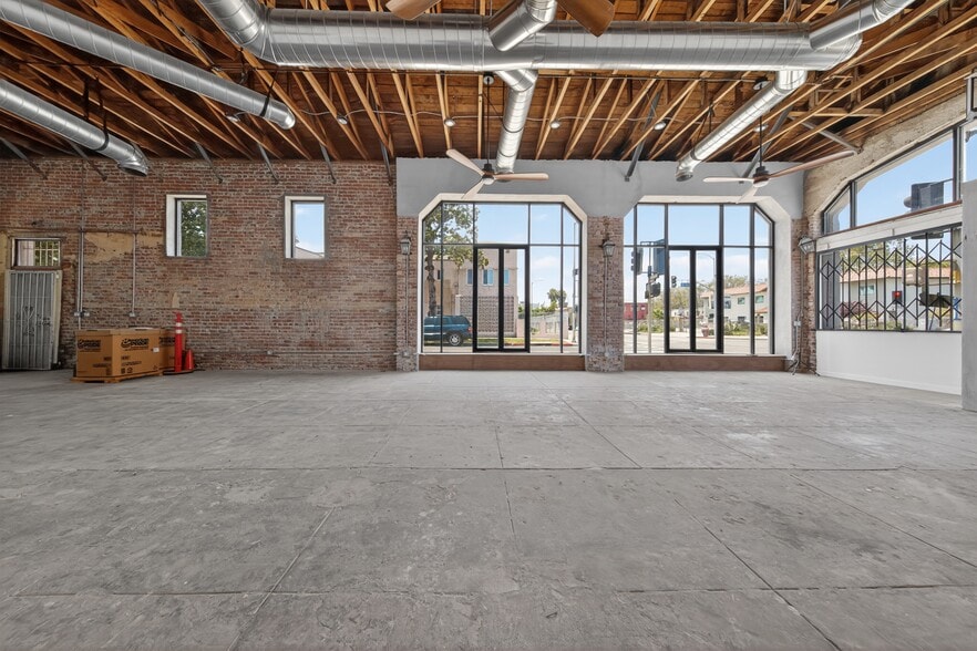 More Photos Of 2916-2927 W Vernon Ave, Los Angeles Storefront Retail Office For Lease