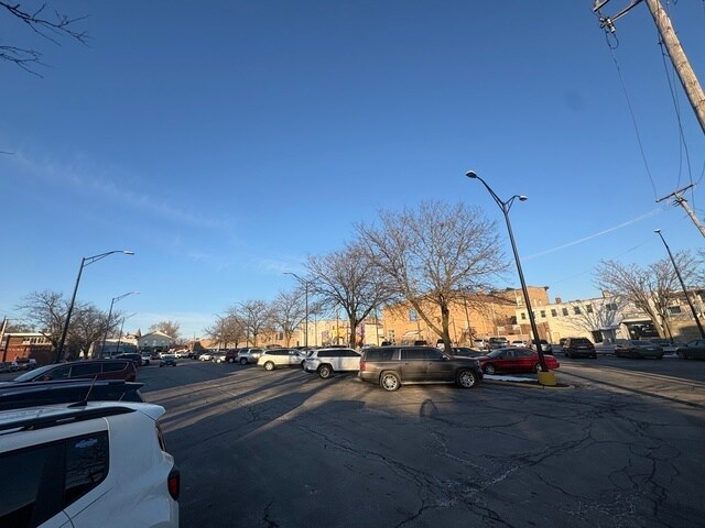 More Photos Of 13102 S Western Ave, Blue Island Apartments For Lease