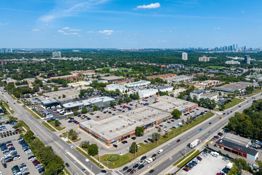 More Photos Of 2273 Dundas St, Mississauga General Retail For Lease