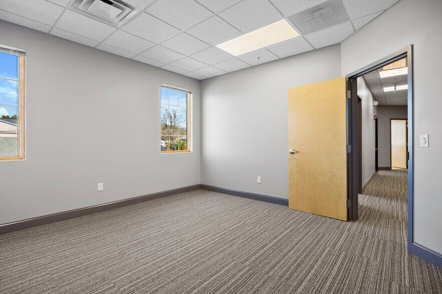 More Photos Of 399 Albany Shaker Rd, Loudonville Freestanding For Lease
