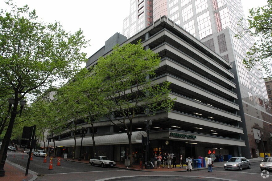 More Photos Of 1009-1035 SW Sixth Ave, Portland Parking Garage For Lease