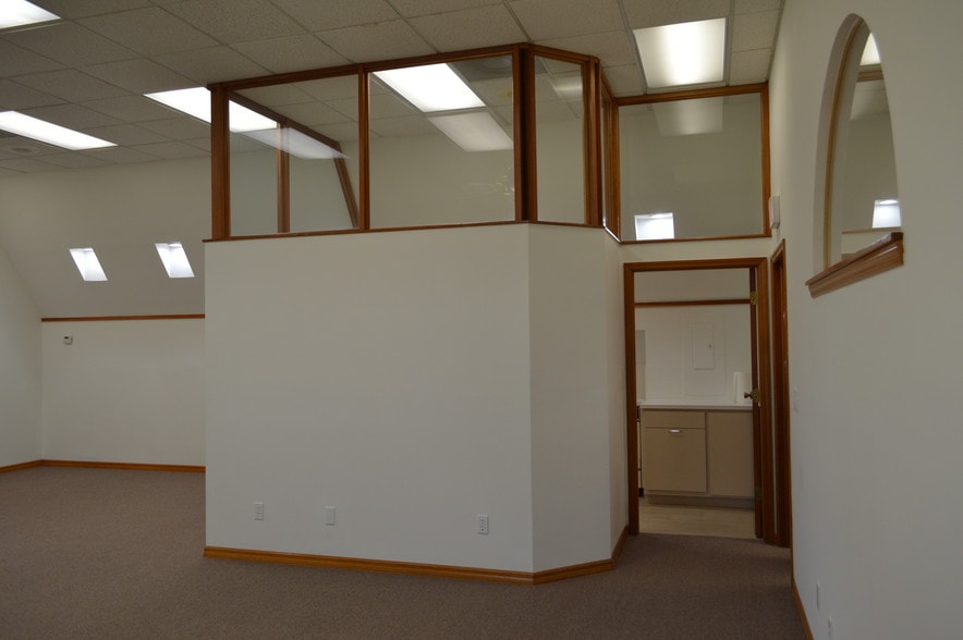 More Photos Of 300 E New Haven Ave, Melbourne Office For Sale