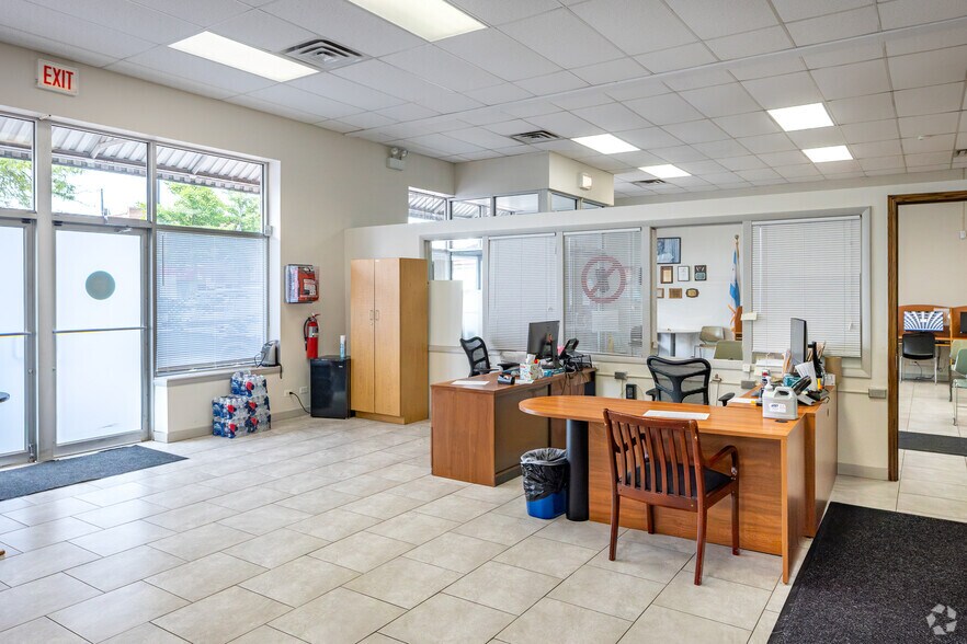 More Photos Of 4300-12 W North Ave, Chicago Freestanding For Sale