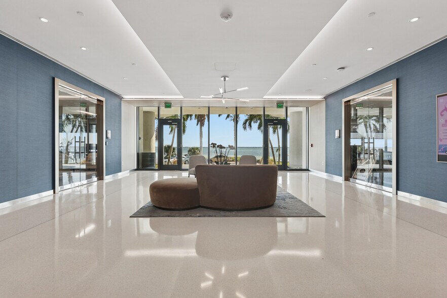 More Photos Of 2502 N Rocky Point Dr, Tampa Office For Lease