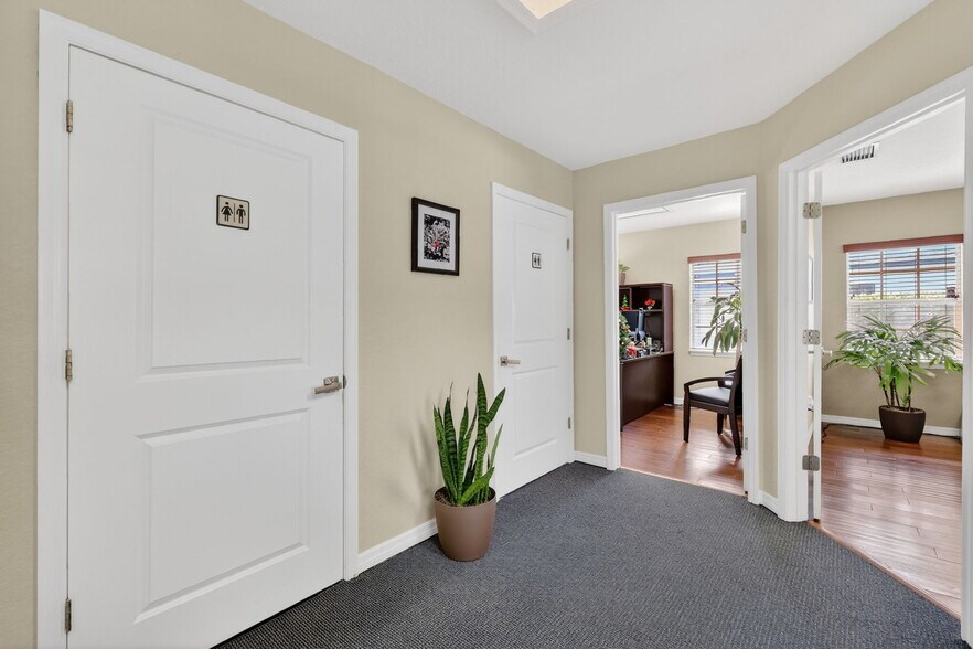 More Photos Of 210 N Wymore Rd, Winter Park Office Residential For Sale