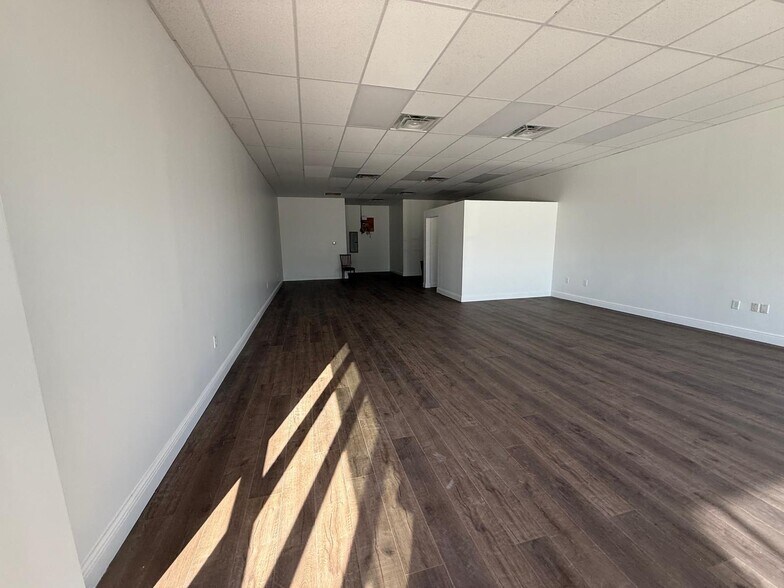 More Photos Of 1418 N Semoran Blvd, Orlando Freestanding For Lease