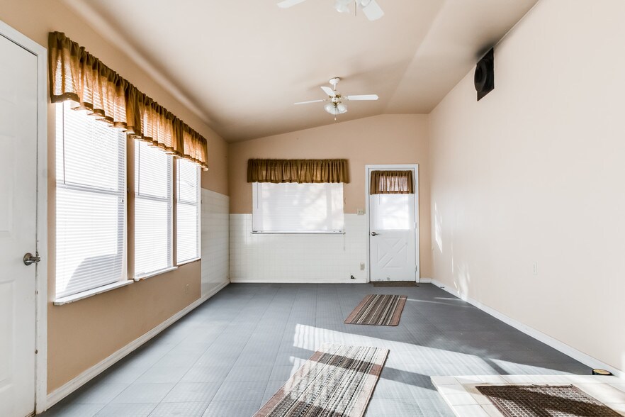 More Photos Of 40444 Bush Rd, Avondale Specialty For Sale