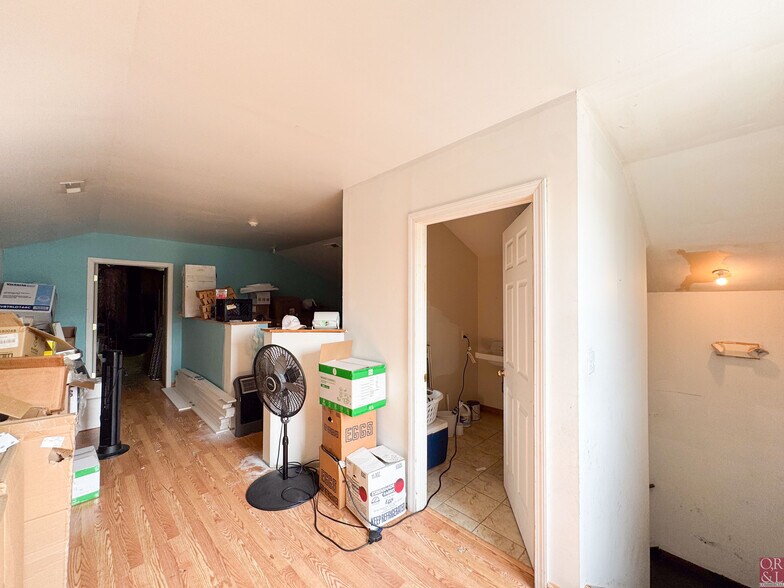 More Photos Of 1320 E Main St, Meriden Restaurant For Sale