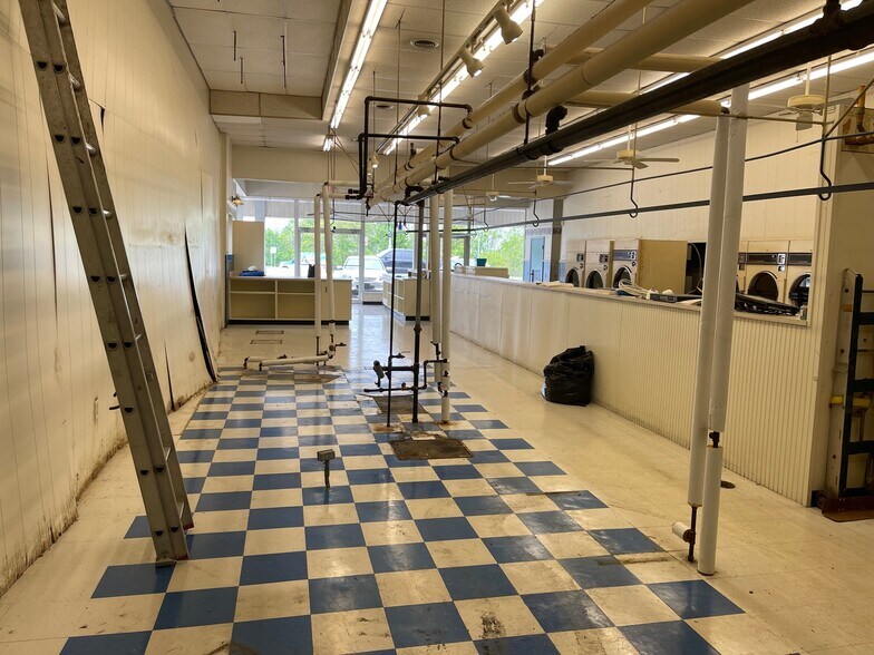 More Photos Of 4250-4332 Sunset Blvd, Steubenville Unknown For Lease