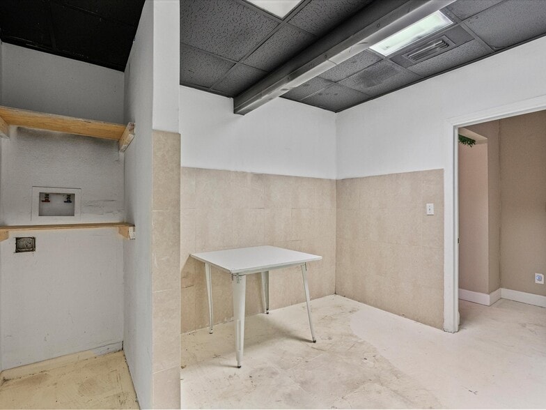 More Photos Of 1410-1420 S Federal Hwy, Dania Beach Unknown For Lease