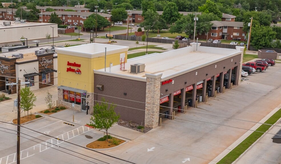 Primary Photo Of 4908 N May Ave, Oklahoma City Fast Food For Sale