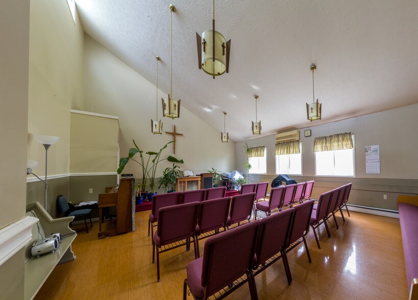 More Photos Of 1274 Penfield Center Rd, Penfield Religious Facility For Sale