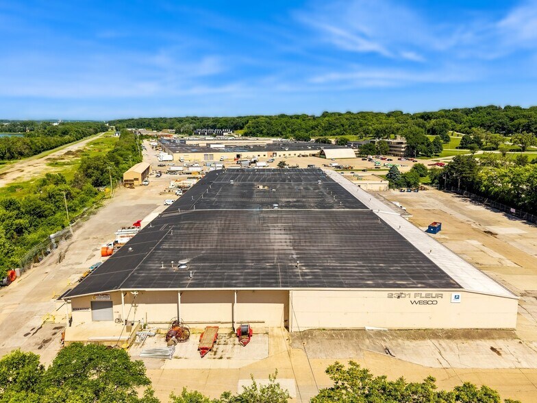 More Photos Of 2301 Fleur Dr, Des Moines Warehouse For Sale