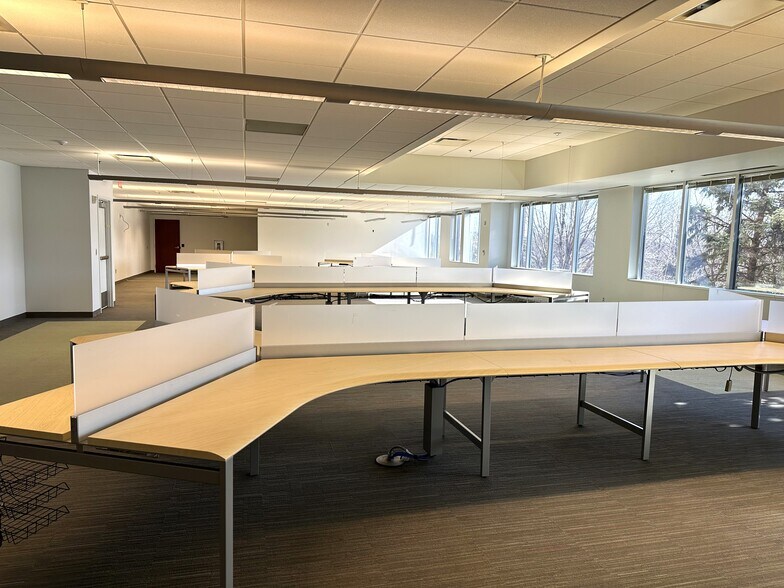 More Photos Of 13710 FNB Pky, Omaha Office For Lease