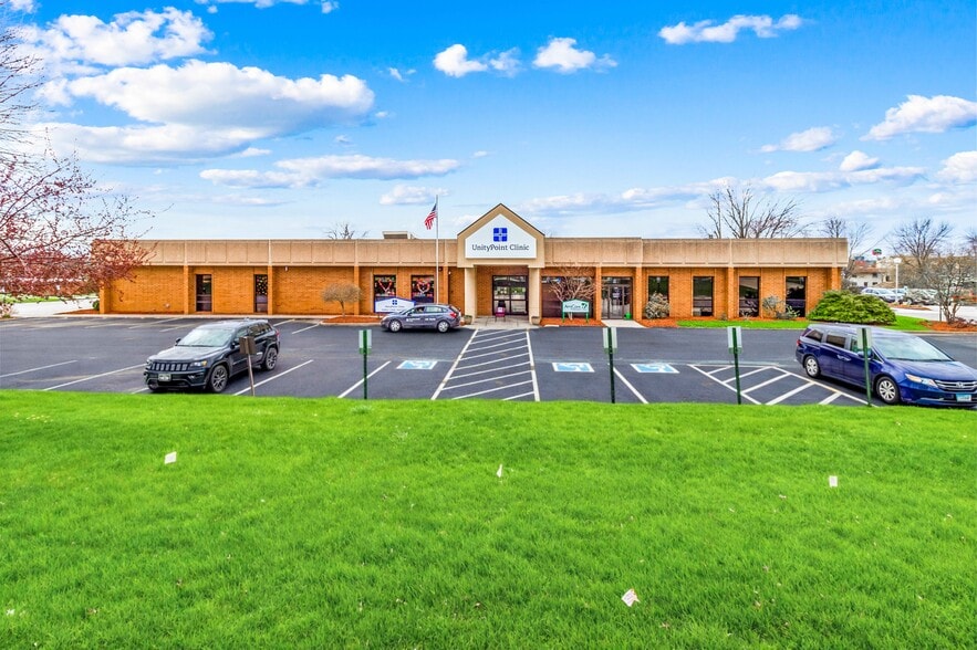 More Photos Of 3740 Utica Ridge Rd, Bettendorf Medical For Sale