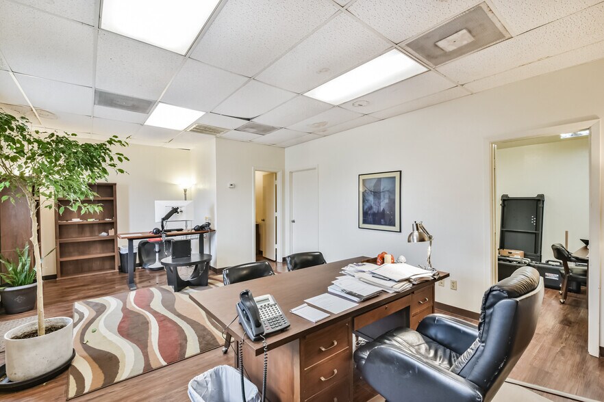 More Photos Of 11230 Timber Tech, Tomball Light Distribution For Sale