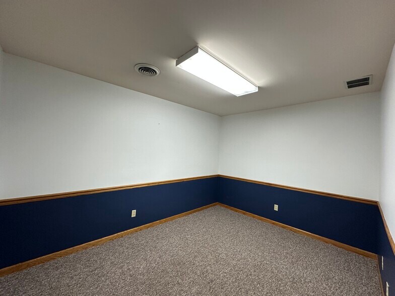 More Photos Of 6523 Stadium Dr, Kalamazoo Medical For Lease