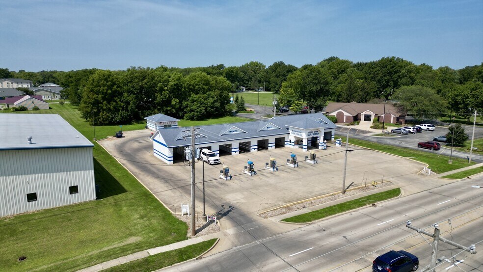 More Photos Of 1004 W Eldorado St, Decatur Carwash For Sale