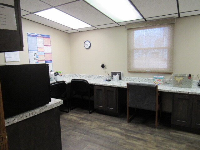 More Photos Of 630 S Main St, Monticello Office For Sale