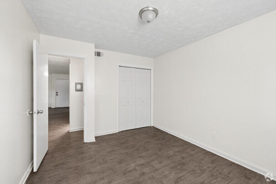 More Photos Of 1328-1344 Devonport Dr, Lexington Apartments For Sale