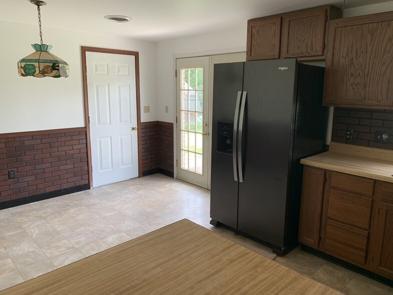 More Photos Of 5405 Village Ct, Adamstown Specialty For Sale