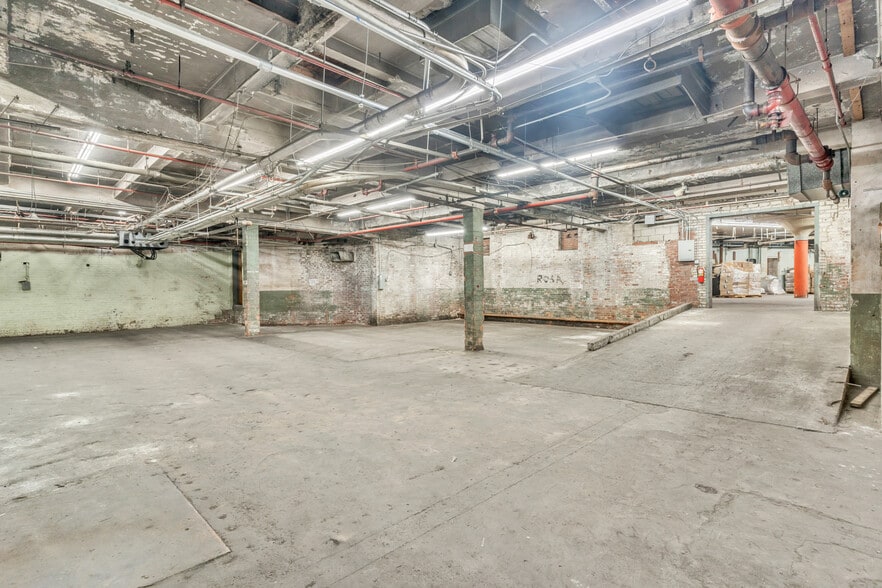 More Photos Of 150 Avenue L, Newark Warehouse For Sale