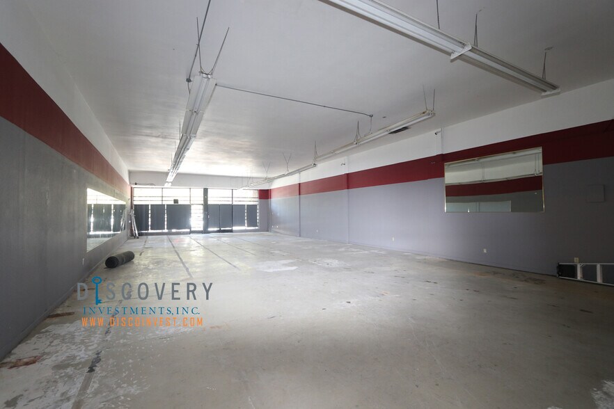 More Photos Of 1918-1920 Park Blvd, Oakland Storefront For Lease