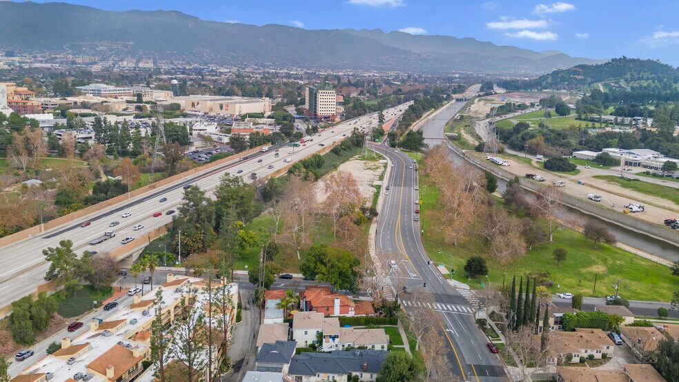 More Photos Of 2907 W Riverside Dr, Burbank Apartments For Sale