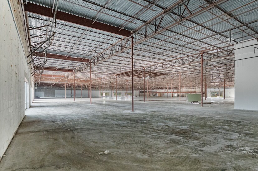 More Photos Of 3200 FM 1960 Rd W, Humble Industrial For Sale