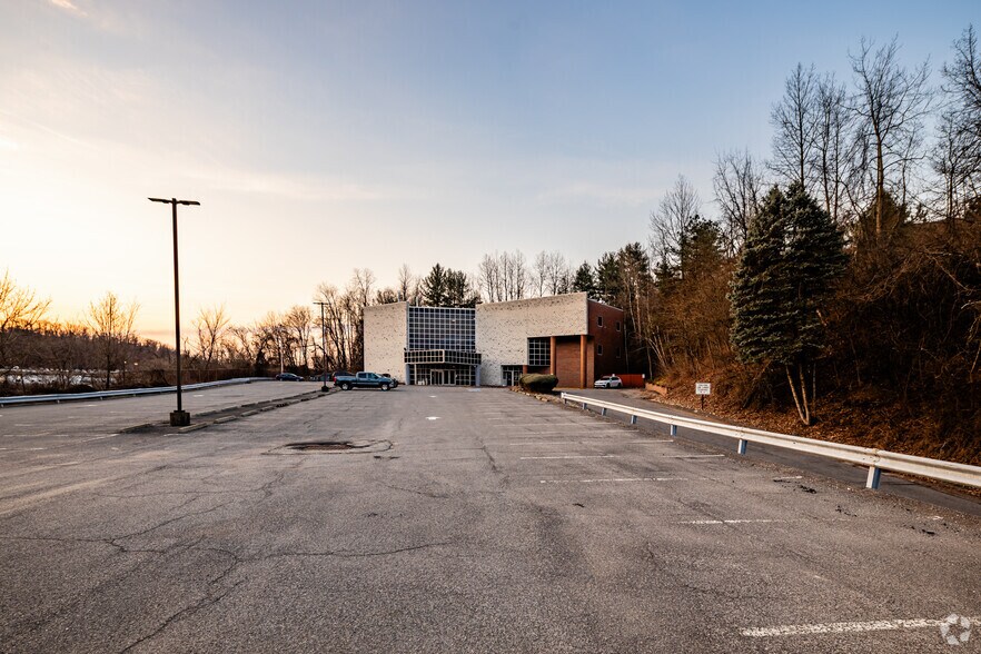 More Photos Of 850 Clairton Blvd, Pleasant Hills Medical For Sale