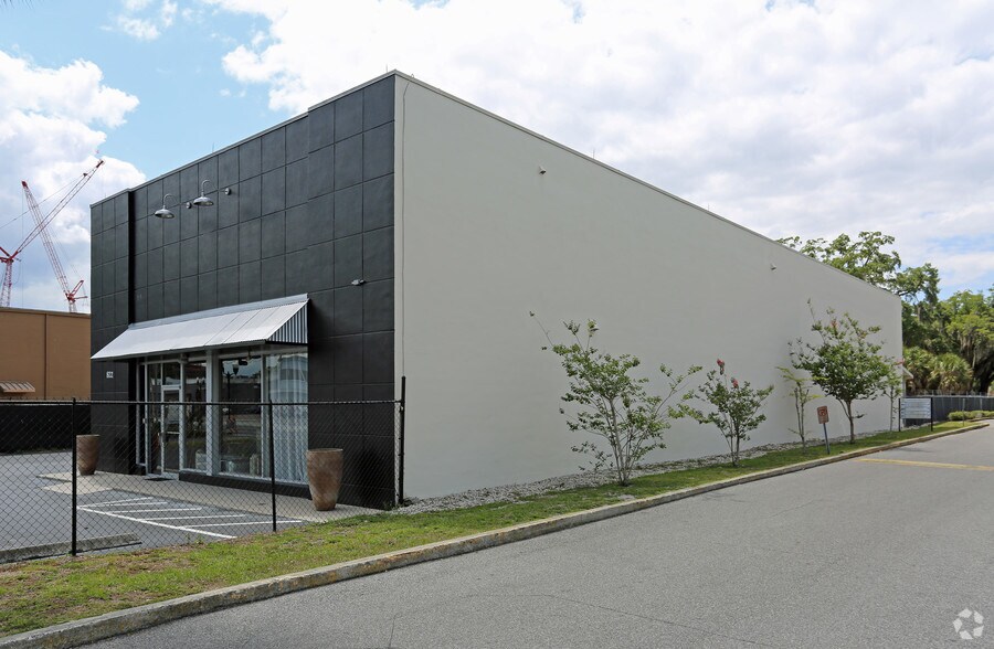 More Photos Of 822 W Central Blvd, Orlando Flex For Lease