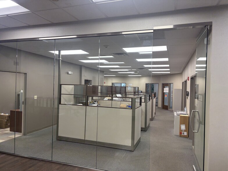 More Photos Of 41 Western Industrial Dr, Cranston Research And Development For Sale