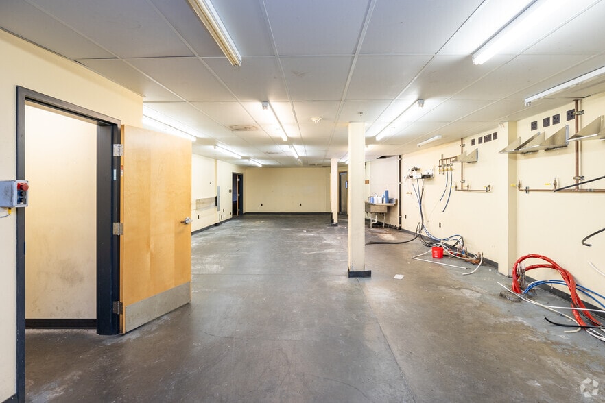 More Photos Of 3930 E Dupont Rd, Fort Wayne Movie Theatre For Sale