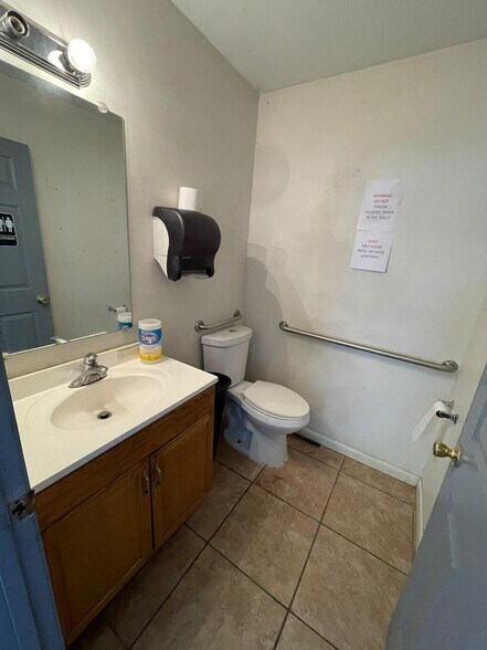 More Photos Of 4712 Old Tampa Hwy, Kissimmee Warehouse For Sale