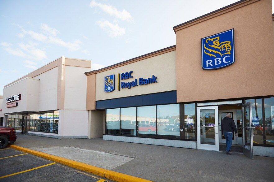 More Photos Of 2600 County Road 43, Kemptville Storefront For Lease