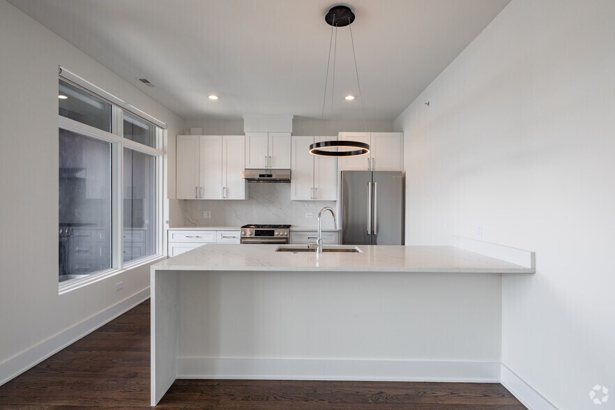 More Photos Of 3001 N Southport Ave, Chicago Apartments For Lease