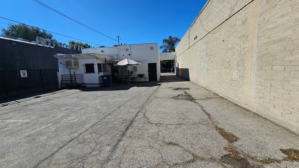 More Photos Of 8930-8934 State St, South Gate Storefront For Lease