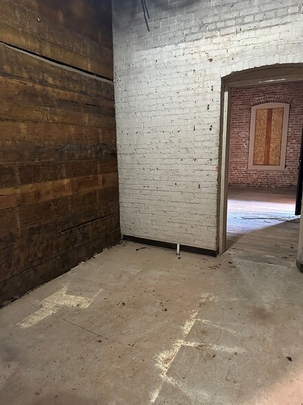 More Photos Of 305 S Orange Ave, Eufaula Industrial For Sale