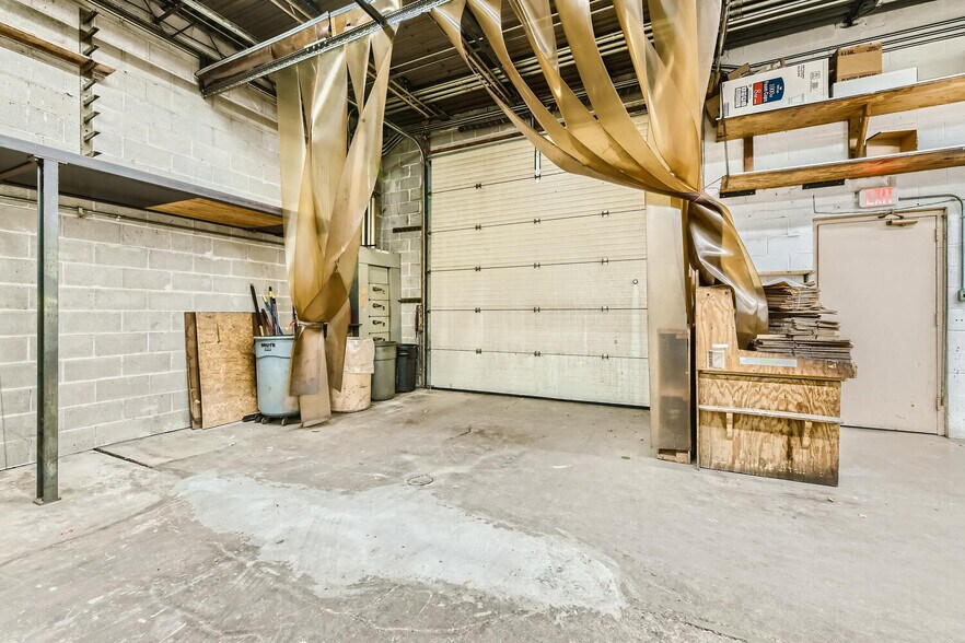 More Photos Of 2950-2958 Leavitt st, Chicago Warehouse For Sale