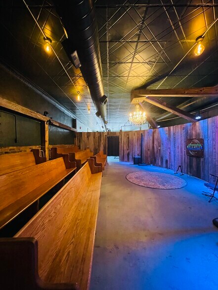 More Photos Of 211 Main St, Irvine Storefront For Sale