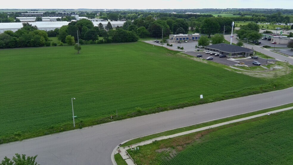 More Photos Of 623 Midland Rd, Janesville Land For Sale